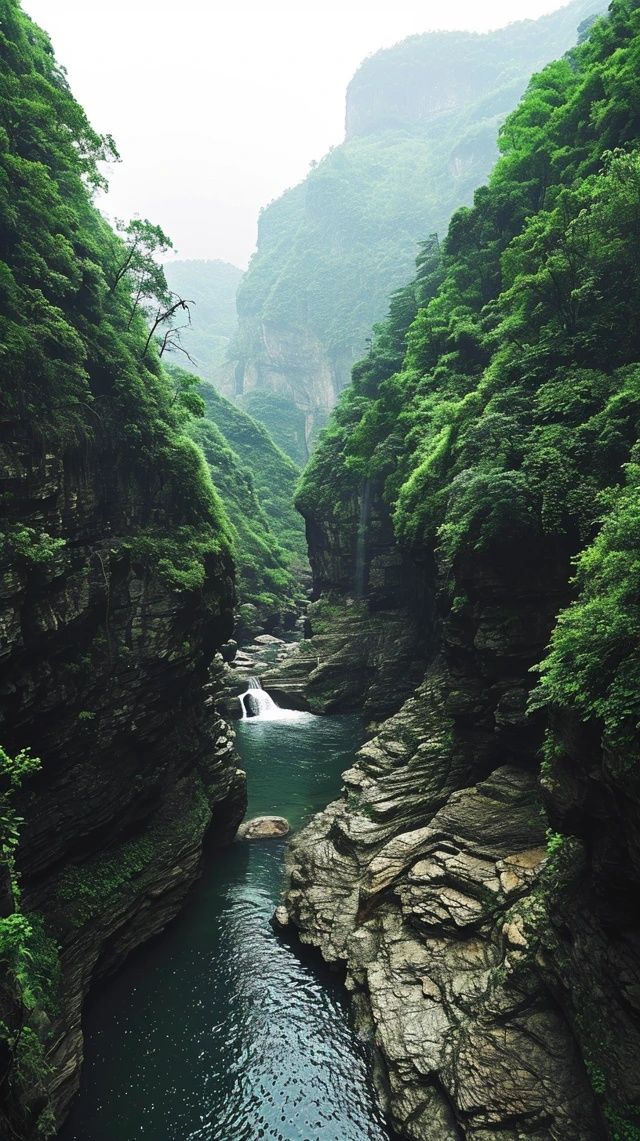 提起湖南，你可能會(huì)想到張家界、鳳凰古城、岳麓書院等著名景點(diǎn)