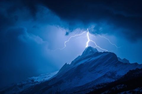 這里是關(guān)于雷雨天氣安全常識(shí)的內(nèi)容。