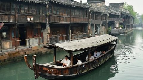 照片中的六個(gè)人,身處廣州,甚至在整個(gè)廣東省都家喻戶曉,習(xí)慣上
