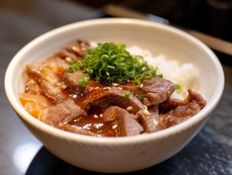 探秘漢口水塔美食街:午間吃什么,由我來(lái)決定!