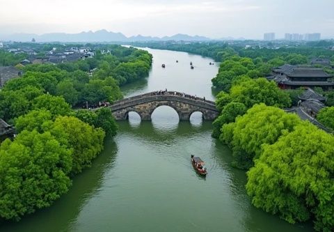 旅行無錫太湖之行,泛舟湖上,看落日余暉下的江南風光