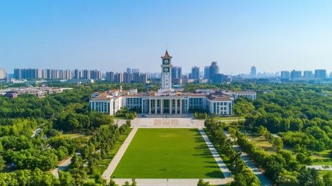 汕頭市中心小公園：民國建筑群與文化地標