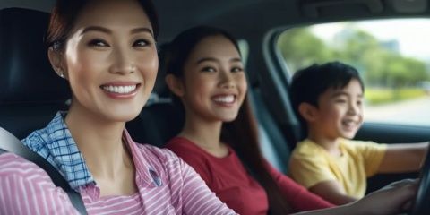 網約深圳兩男兩女珠海坐豐田網約車被撞上花壇！大眾闖禍！