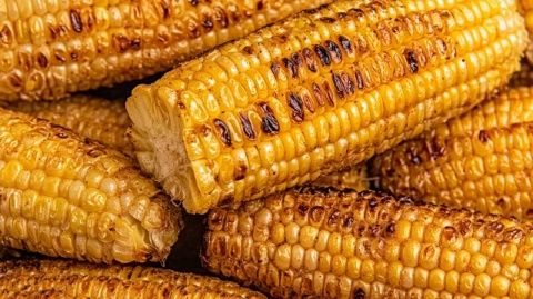 玉米美食大揭秘:從煮玉米到街頭小吃,盡享多味美味