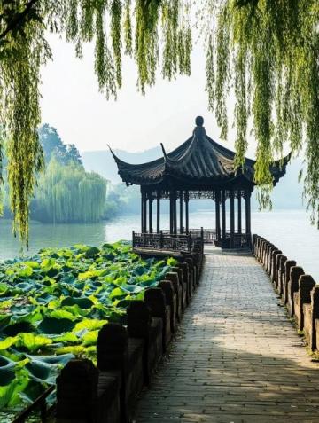 大家好,上次給你們見紹深圳梧桐山,今天我要向大家介紹的是中國南方的一座美麗湖泊—