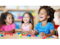 幼兒園小班教案：輕輕社會活動之旅