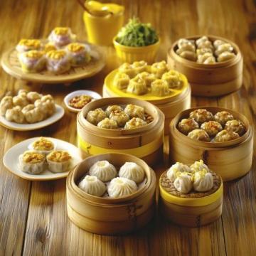 跨界美食新體驗:榴蓮披薩、冒菜火鍋粉,一站式享受獨特味覺盛宴