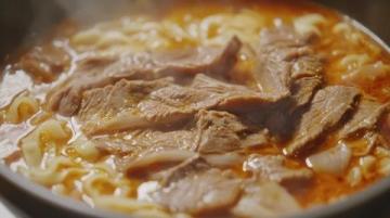 甘肅美食:味道濃烈的回民菜、色香俱全的羊肉等