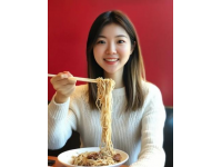 主持人采訪孫穎莎問出了大家都想問的問題揭秘一下莎莎微博發的飯菜是誰做的？