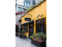 硚口區(qū)18年老字號(hào)燒烤小店，隱藏漢正街巷中秘境，口碑爆棚的深夜美食探索