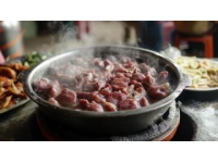 古城味覺傳奇：神木羊雜碎與鹵肉夾干酪的美食故事