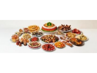 甘肅美食豐富多樣，以下是一些經(jīng)典的美食