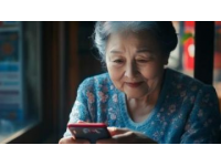 160斤大齡女性帶親戚做自媒體，年入三四十萬(wàn)：不靠顏值，用內(nèi)容撬動(dòng)人生新篇章