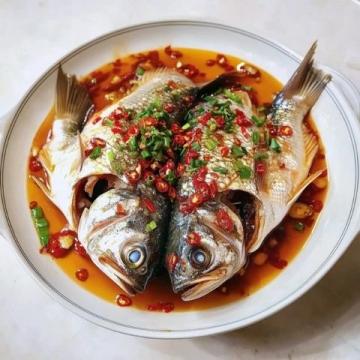 武漢必吃紅燒魚推薦:漁歌武昌魚藝術(shù)餐廳等6家店!