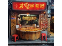 長(zhǎng)沙美食攻略：從街頭小吃到火辣湘菜，一碗粉一條街的味覺(jué)盛宴