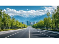 新疆昌吉回族自治州阜康市：漫步街頭，盡享地道酸奶與夜色美景