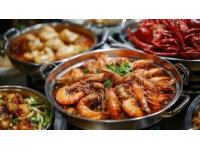 開封夜市是中國(guó)著名的美食聚集地，以其豐富多樣的小吃聞名