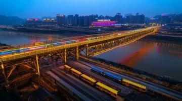 重慶四天三晚深度游攻略:避開人潮探索立體城市秘密