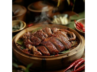山東作為中國八大菜系之一魯菜的發祥地，憑借其豐富的食材、考究的烹飪技藝和深厚
