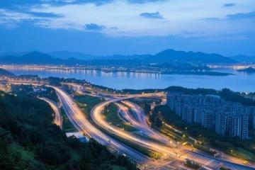武漢作為一座兼具歷史底蘊與現代活力的城市,擁有豐富的旅游資源