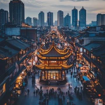 武漢作為一座兼具歷史底蘊與現代活力的城市,擁有豐富的旅游資源