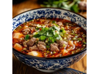 寧夏的美食融合了回族飲食文化和西北地區(qū)的風(fēng)味，具有獨(dú)特的地域特色