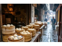 探索桂林風(fēng)情：正陽(yáng)步行街美食與購(gòu)物之旅