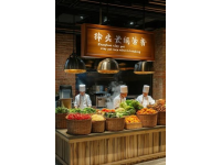 深圳美食豐富多樣，既有傳統的粵菜、客家菜，也有來自全國各地乃至世界各地的美食