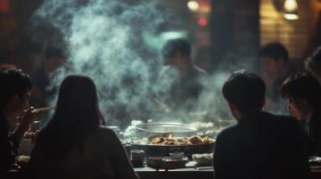 五道地道的重慶美食體驗:火鍋、小面、酸辣粉、黔江雞雜與老蔭茶涼蝦的麻辣盛宴