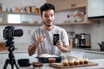 如何在家用手機拍出美食大片：用光、構圖與細節技巧