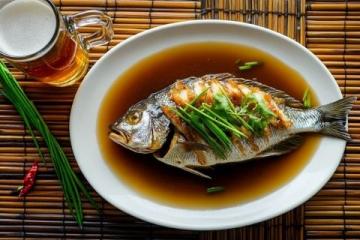 魚尾亦能成美食(美食魚尾)