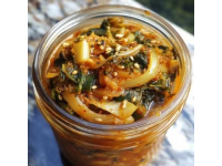 創意氣泡酸辣卷心菜泡菜制作，口感獨特開胃爽口