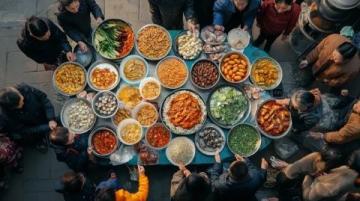 探秘鄭州合作路:老工廠與美食的記憶交融