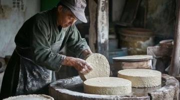 探尋竹山美味:千年懶豆腐、柳林臘肉揭秘,家鄉特色美食之旅