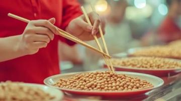秋游必嘗!廣西傳統(tǒng)美食竹筒飯的魅力體驗