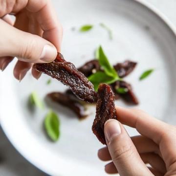 德宏特色炭烤黃牛干巴,新鮮美味不容錯過