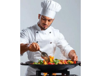一位次廚師放棄高薪工作，去家做傳統(tǒng)美食