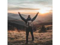 人生的旅程充滿了精彩和挑戰，如何才能更好地珍惜每一刻的體驗呢？