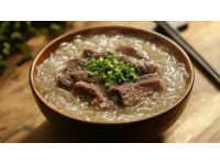 冬日里的溫暖滋味：酸菜排骨的魅力