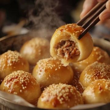 江城深夜美食傳奇:二七路榮華煎湯包二十年風(fēng)味不減