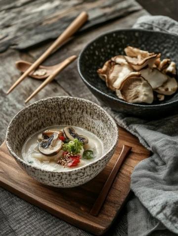 黔西南州林下菌藥產(chǎn)業(yè)基地建設完成15萬畝,特色菜肴做法大公開!