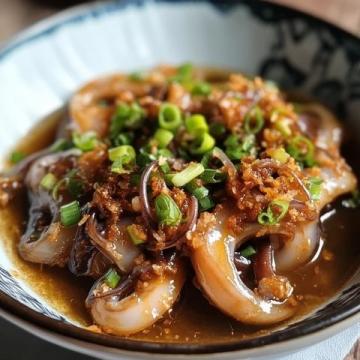如何制作美味的家常爆炒魷魚(yú)？步驟詳解