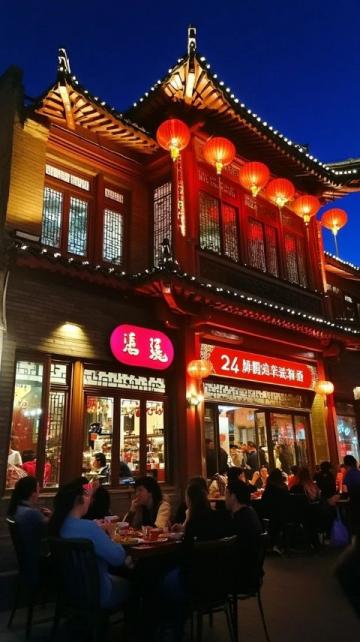 佛山熱門餐廳5點前爆滿，排隊超百人，人氣爆棚！