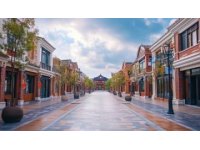 青島小巷:雨后時光的詩行與古色青石板