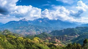 上饒旅游景點大全:三清山、靈山、銅鈸山,領(lǐng)略自然人文之美!