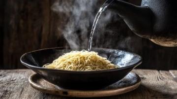 你家方便面不會還在直接下鍋煮吧摳鼻！教你新吃法