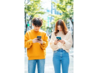 孩子們的手機癮,其實他們更喜歡參加義賣活動!