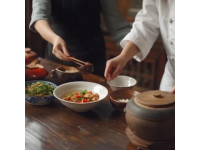 杭州風味美食分享——簡單易學的西湖牛肉羹制作步驟，讓你的餐桌增添一抹經典美味！