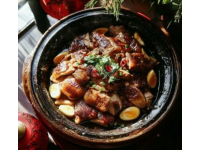 膠河畔年味濃：里岔黑豬肉香飄四溢