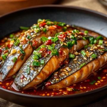 廚師長(zhǎng)教你家常香辣魚頭的懶人做法，味道鮮美，愛吃魚頭的一定要收藏